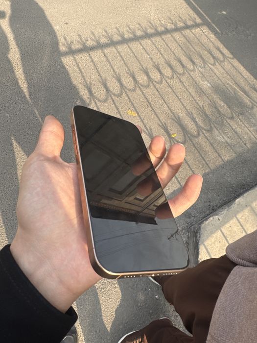 Iphone 16 pro max desert