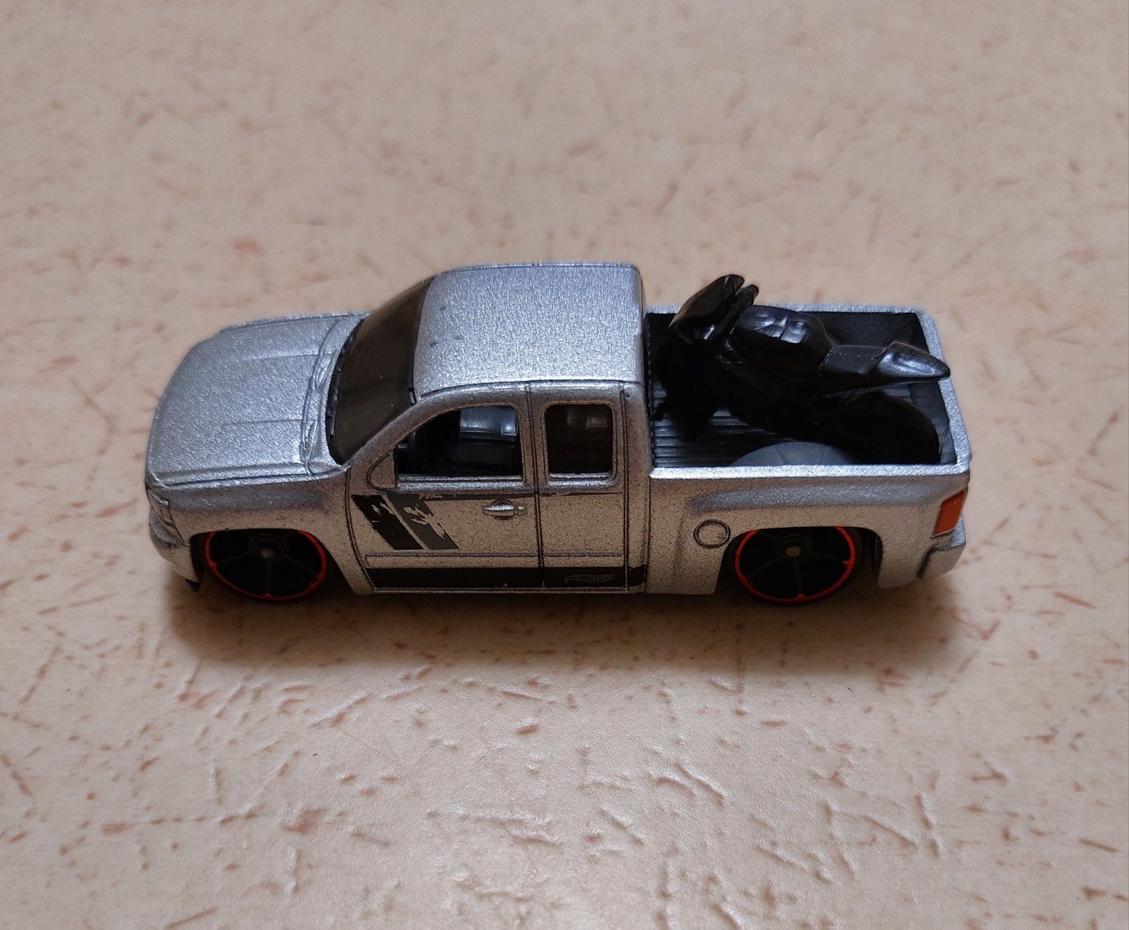 Колички matchbox / hotwheels