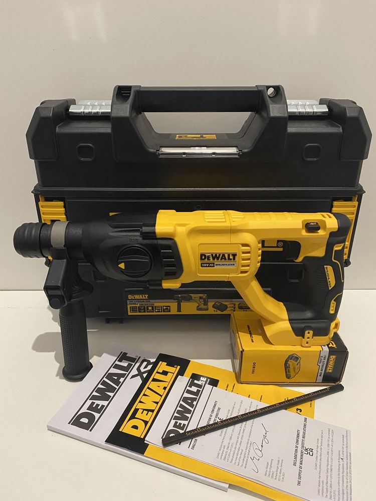 Перфоратор DeWALT DCH133NT 18V XR Brushless / Безчетков 2,6j + Куфар