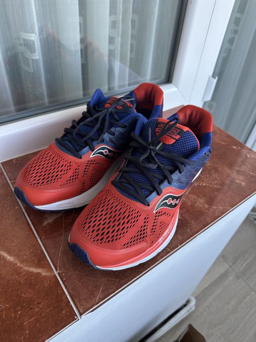 Vand adidasi Saucomy masura 46 , ca noi