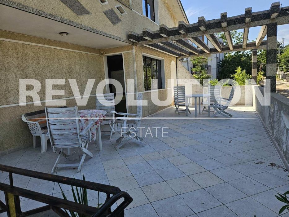 Дава се под наем Двустаен апартамент в Варна, Център - 35 кв.м за 250 € - Снимка #5