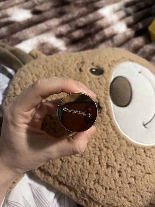 charllotte tilbury iluminator/primer