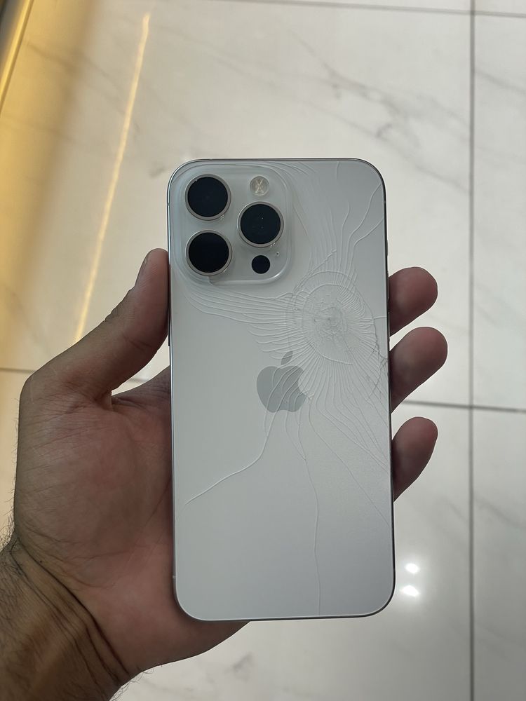 Iphone 15 pro max  zapchast