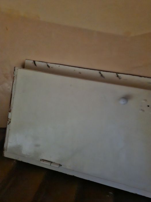 Продам железную дверь.