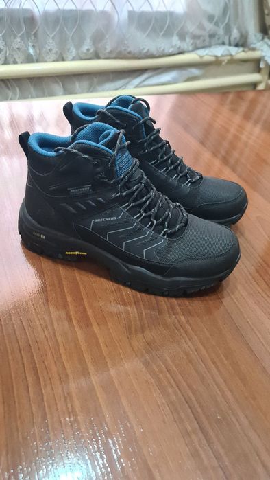 Skechers etigi sotiladi