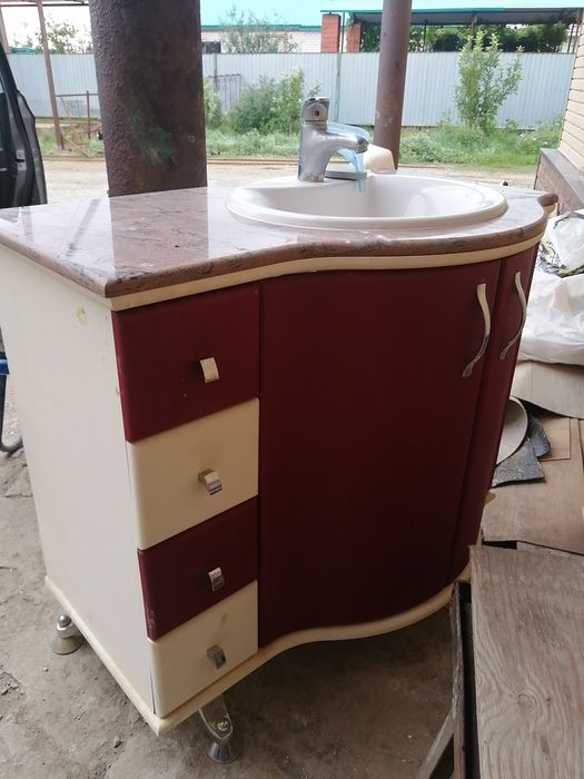 Продам рукомойник с зеркалом