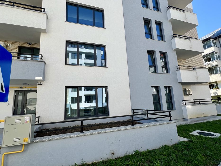 Apartament in bloc NOU!!! Posibilitate spatiu comercial sau locuinta.