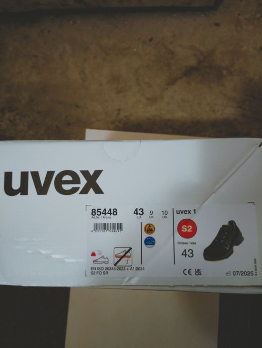 Продавам немски работни обувки UVEXX