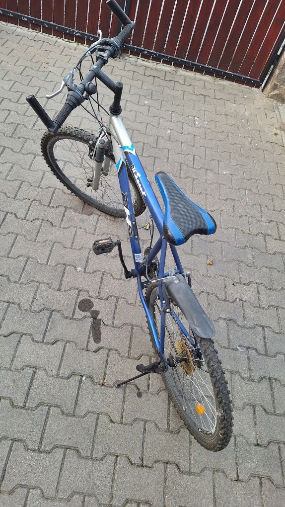 Vând bicicleta DHS 26 inch