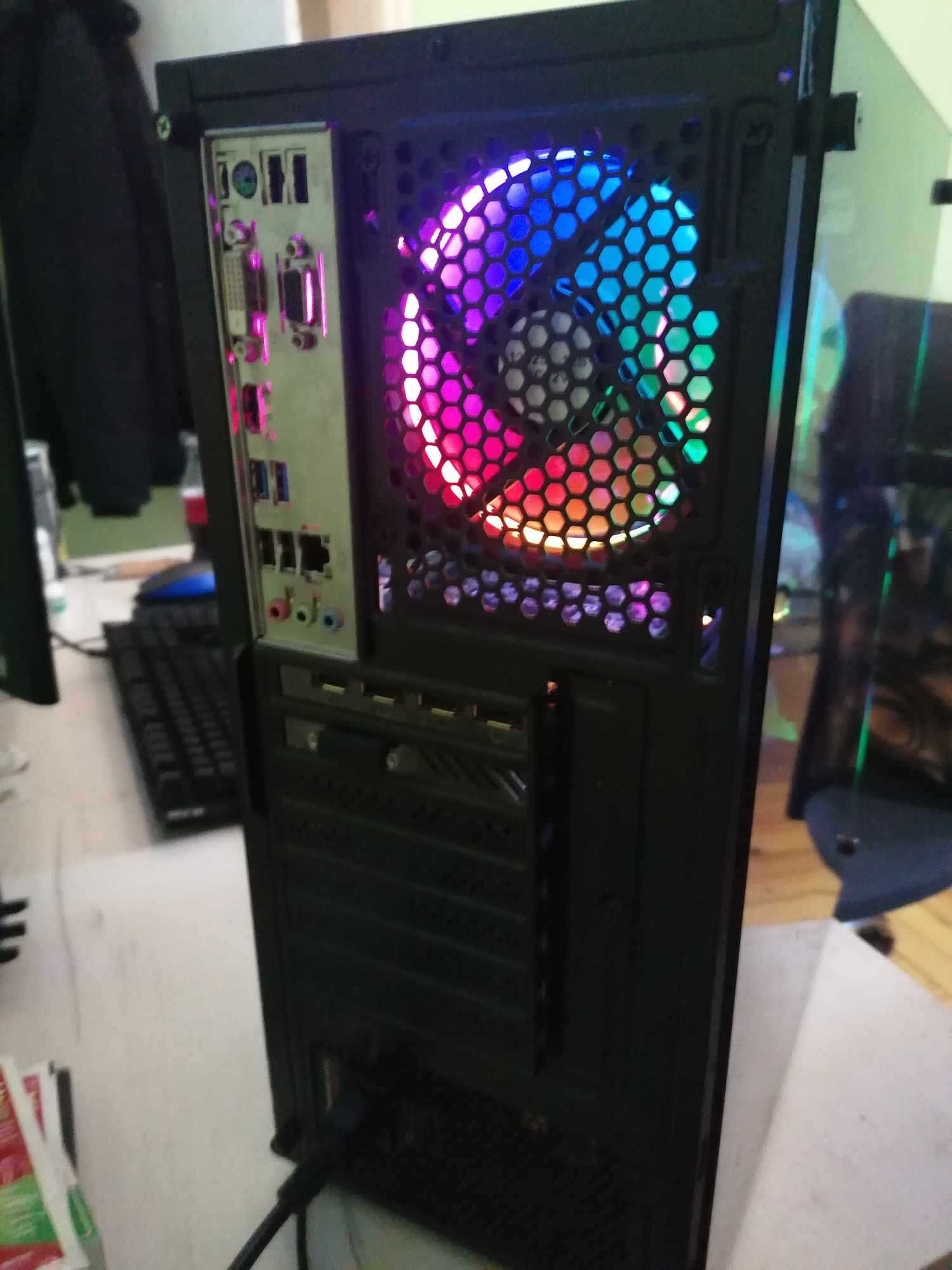 Настолен компютър 16GB GeForce GTX1070 GIGABYTE Intel I5-4570