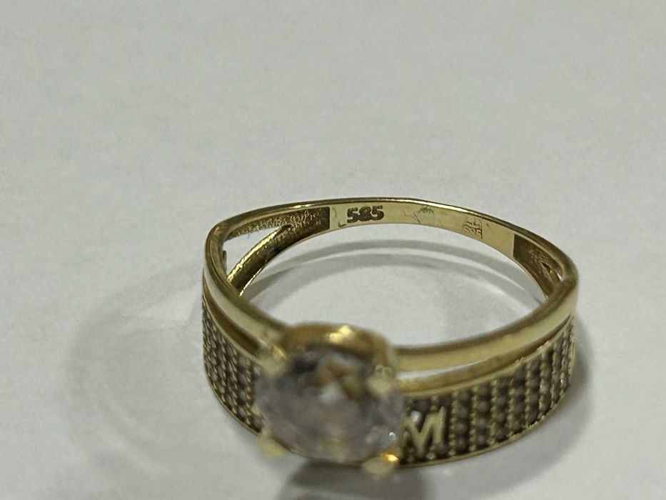 Златен пръстен 14 к 585 / 3,59 гр.