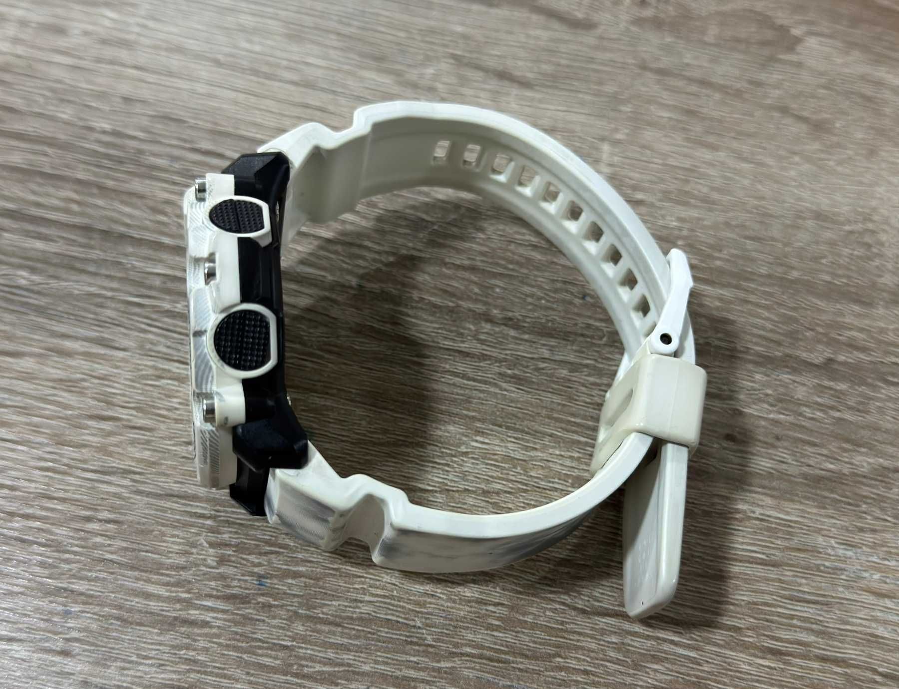 Часовник Casio G-Shock GA-2200GC