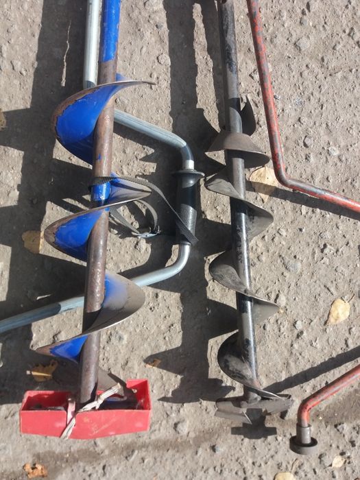 Ледобур         .