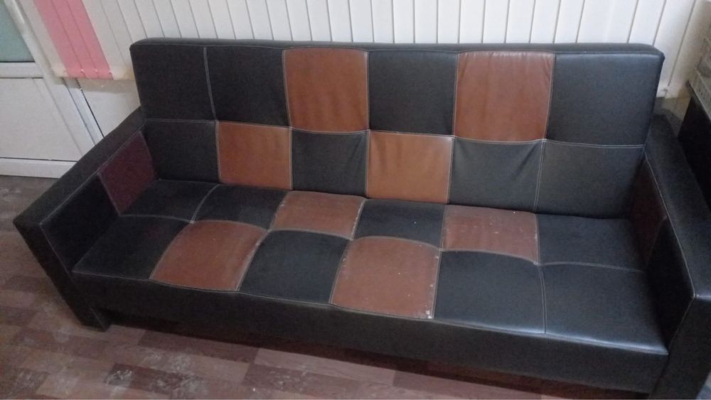 Продается диван в хорошем состояни