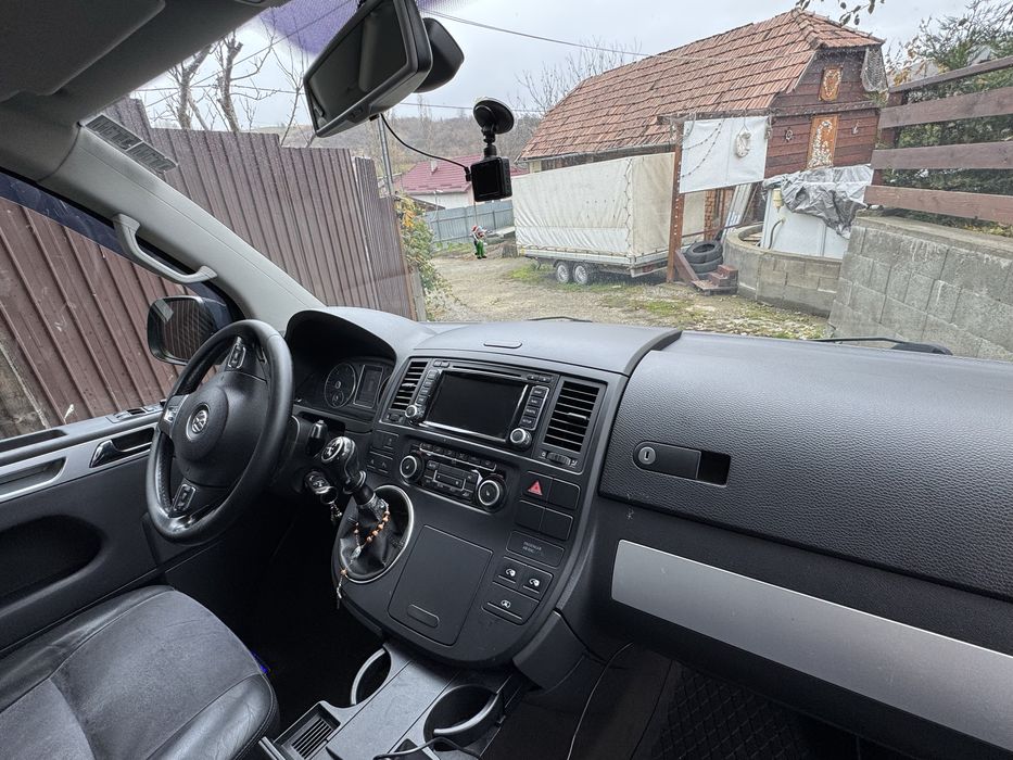 VW Multivan HighlineT5 Facelift 2.0 TDI 180 CP biturbo 7 locuri