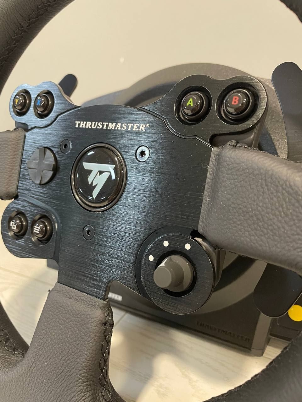 Руль игровой Thrustmaster TX Racing Wheel