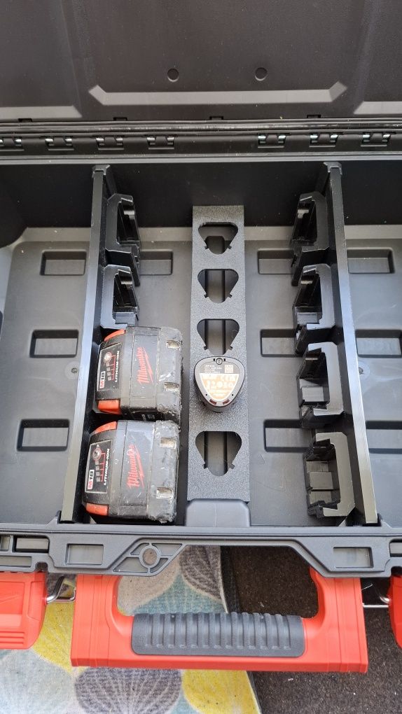 Suporti acumulatori  milwaukee m12 m18 cutie packout