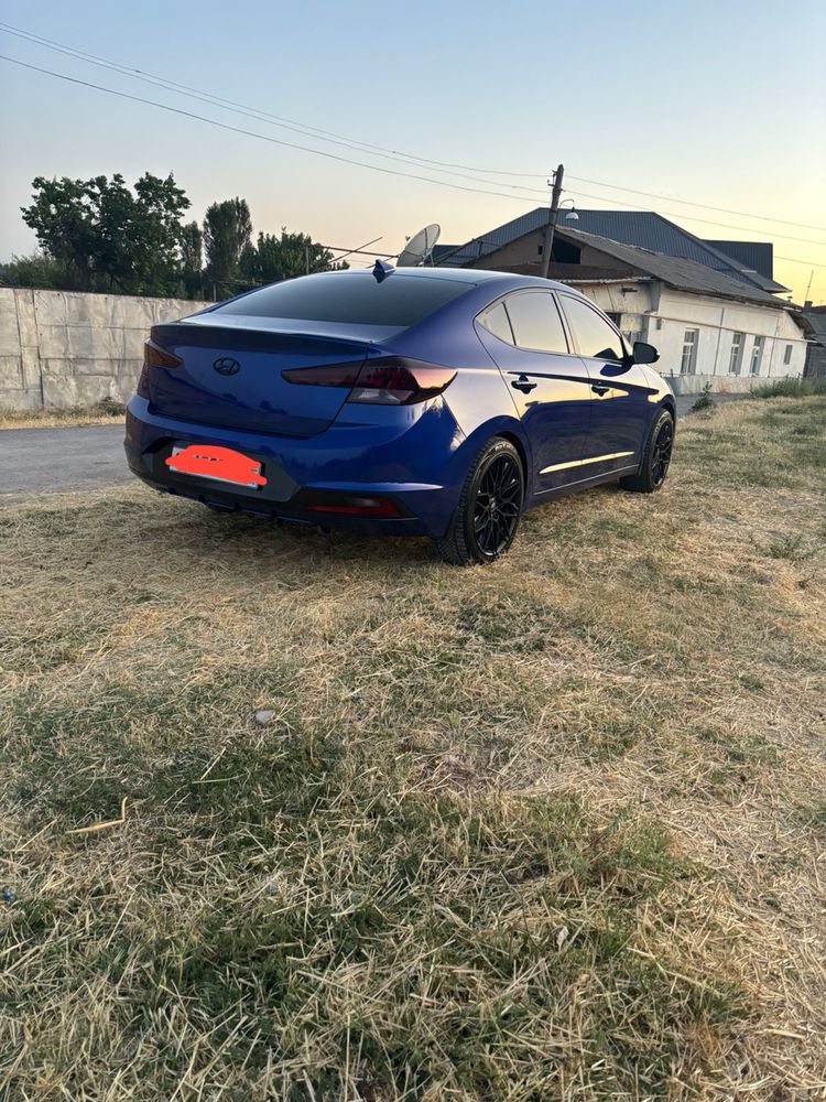 Продаю Hyundai  Elantra