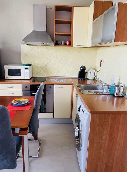 Дава се под наем Двустаен апартамент в Бургас, Възраждане - 65 кв.м за 459 € - Снимка #3