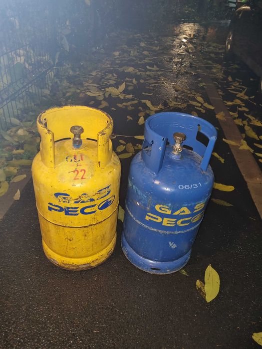 Doua butelii de aragaz cu guler 430 ron