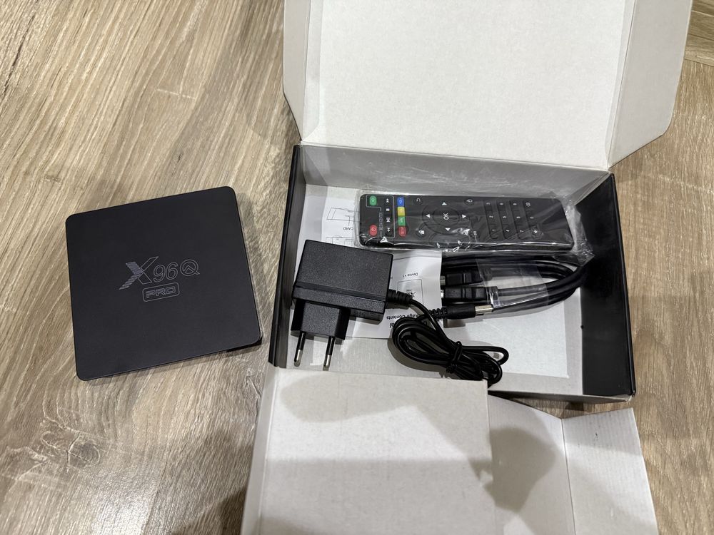 * Android TV BOX X96Q Pro новая (не включается) полный комплект