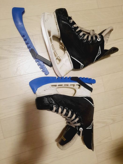 Коньки хоккейные