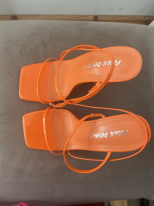 Дамски сандали на ток