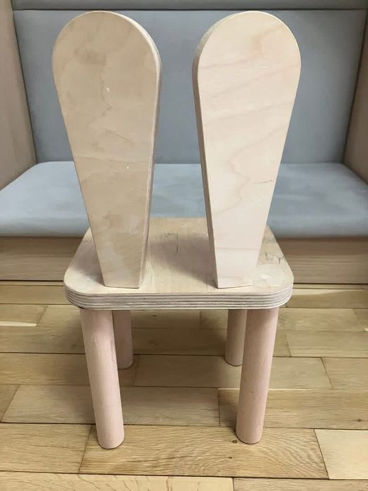 Детско дървено столче