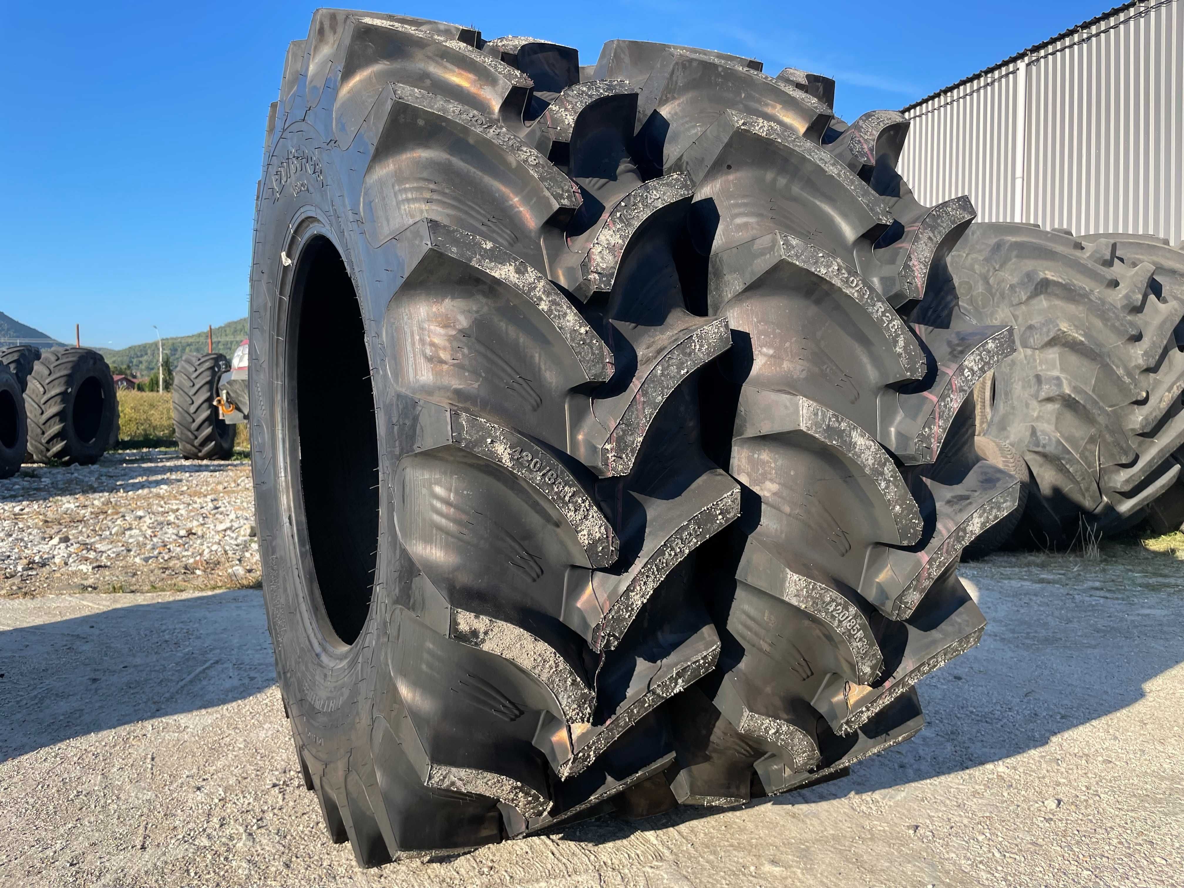 OCAZIE 16.9r28 anvelope noi de tractor john deere radiale 420/85r28