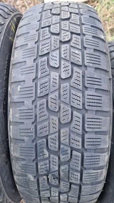 Cauciucuri iarnă pe jante de otel R 15