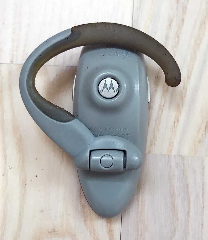 Handsfree Bluetooth слушалка Motorola HS820 със зарядно