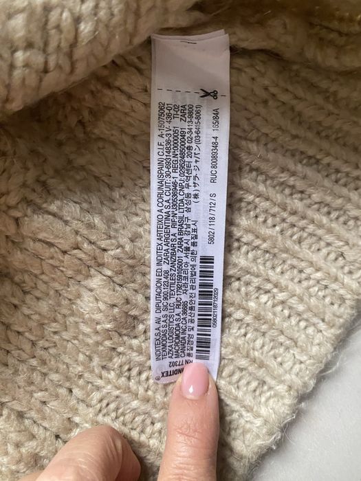 Pulovar zara purtat o singura data de culisre bej marimea S