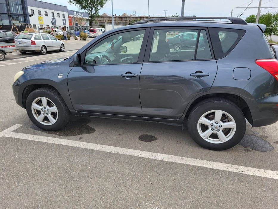 Vând Toyota rav 4