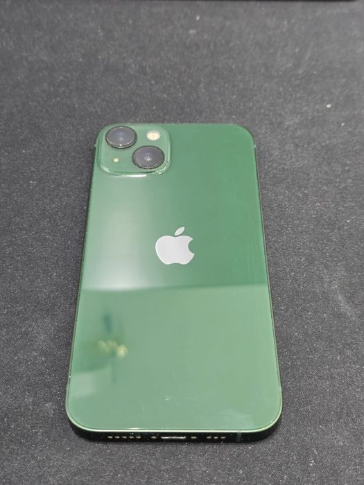 Продам iphone 13 в отличном состоянии.
