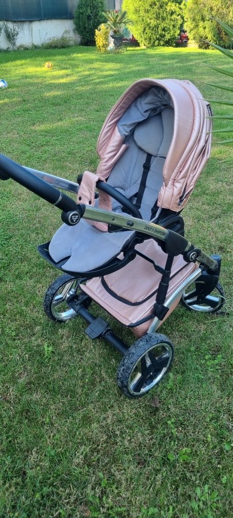 Бебешка количка Junama Glitter 2 in 1