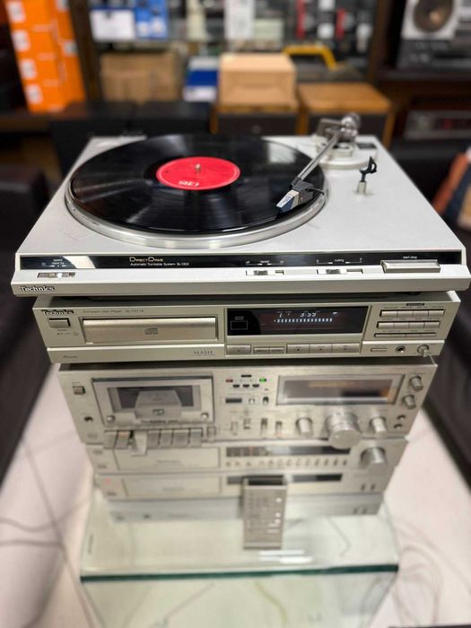 Висок клас аудио система - сет Technics - стъпало,дек, CD и др.