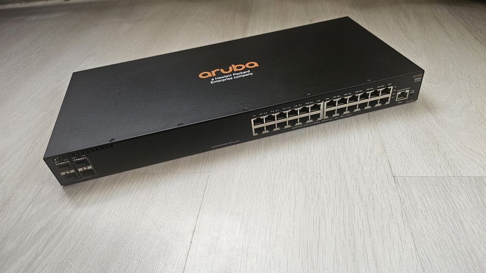 Switch HP Aruba 2930F (JL235A) 24 porturi