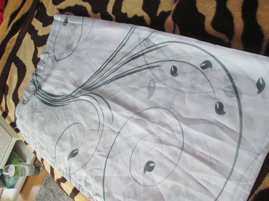 2 perdele transparente