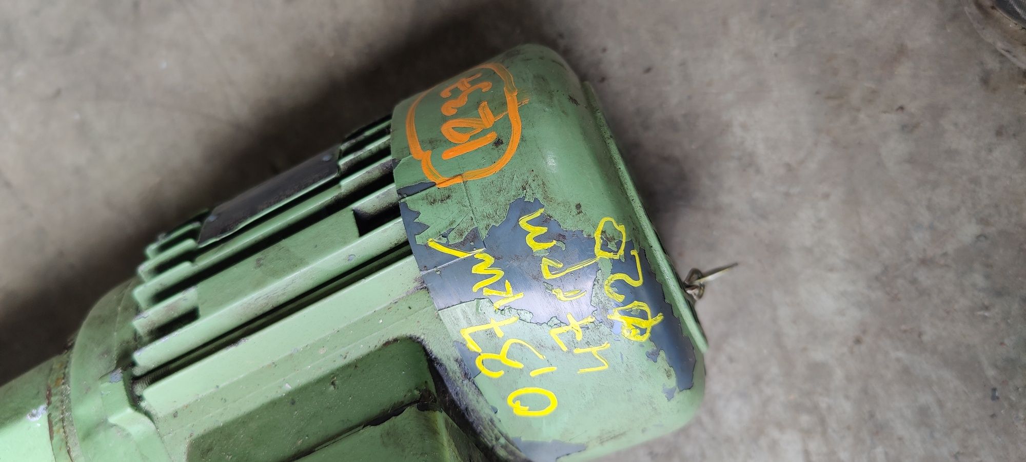 Motor electric trifazat cu reductor, 0.37kW, 47rpm, 380V
