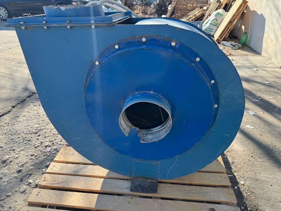 Moara cu ciocanele si ventilator