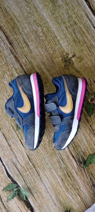 Adidasi fete Nike