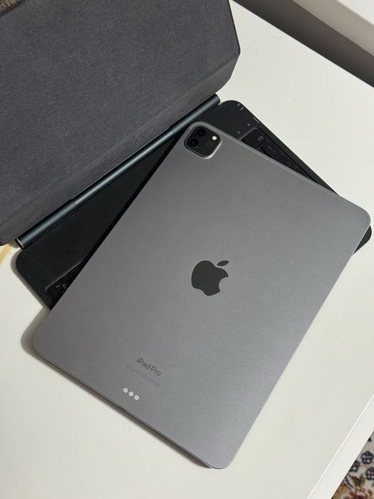 iPad pro  с клавиатурой