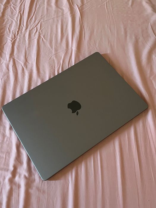 продаю MacBook Pro 2021 M1 Pro 16'