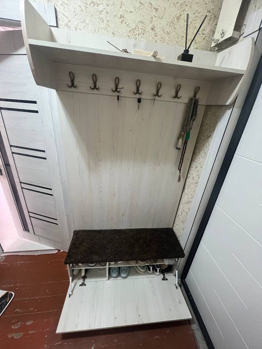 Продаётся прихожка