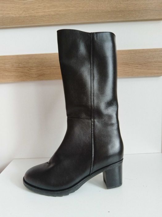 Продаются сапоги