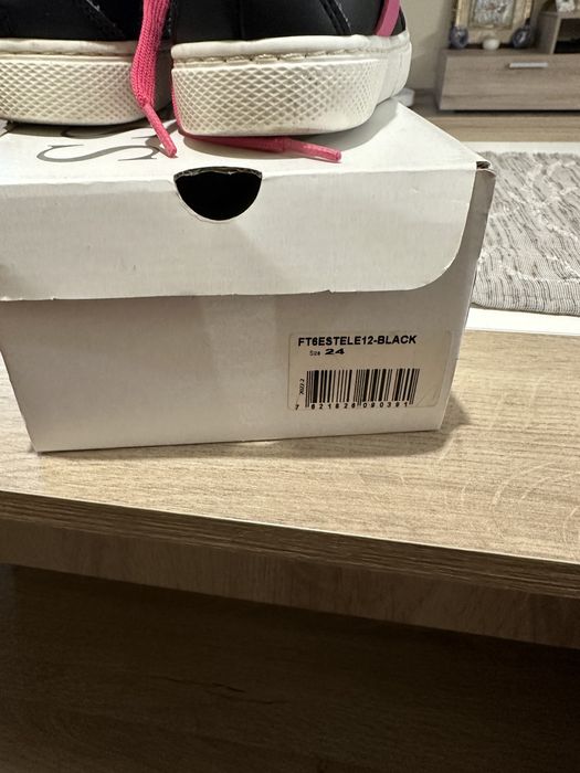 Детски маратонки guess