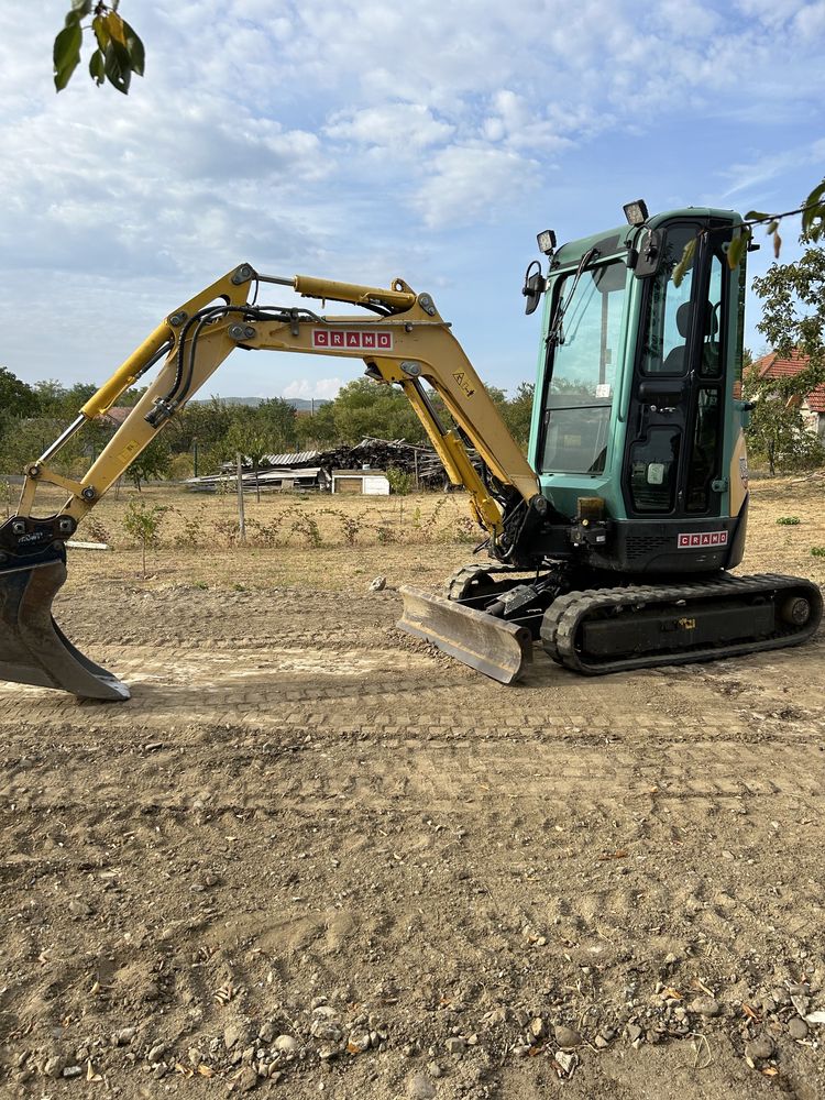 Închiriez miniexcavator, bobcat, mai compactor, placa vibranta, drujba