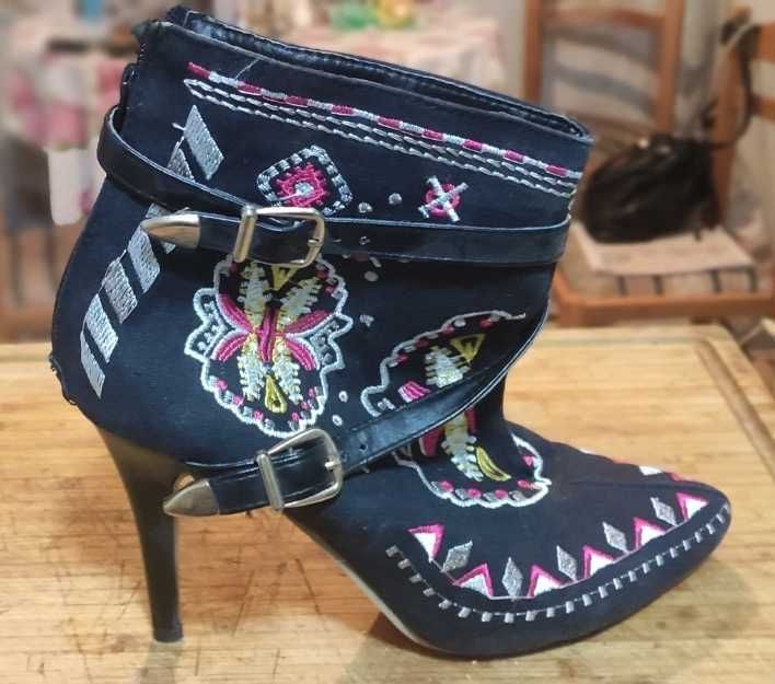 Дамски артистични обувки за сцена