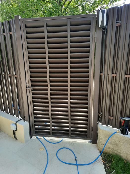 Gard și porti jaluzea