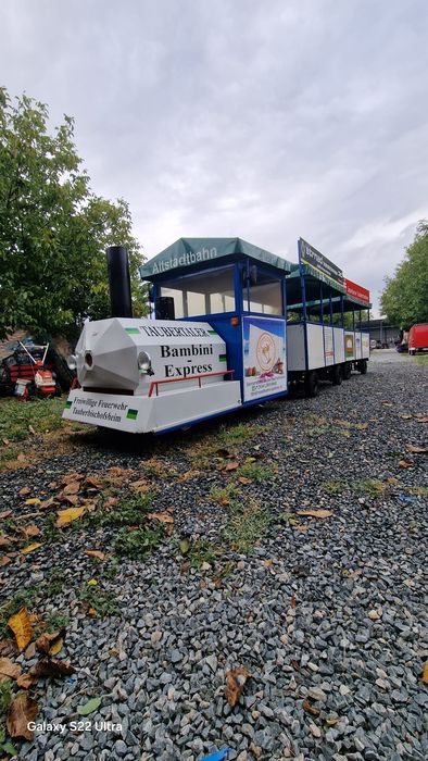 Oferta craciun lokomotiva + 2 vagoane 25 locuri